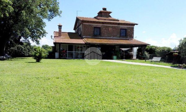 casa indipendente in vendita a Nepi