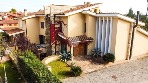 casa indipendente in vendita a Nepi