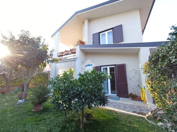 casa indipendente in vendita a Nepi