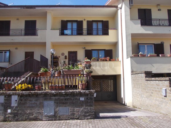 casa indipendente in vendita a Nepi