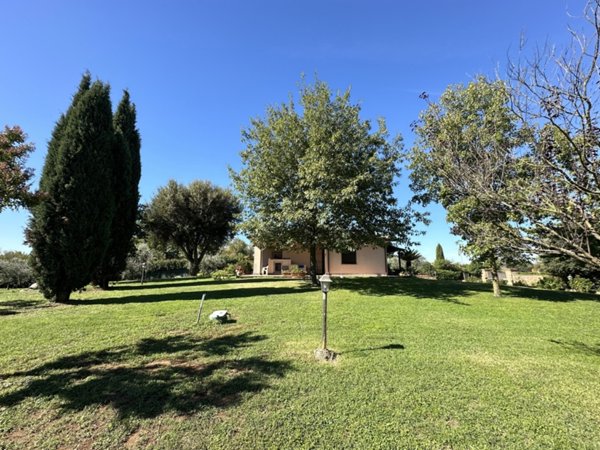 casa indipendente in vendita a Nepi
