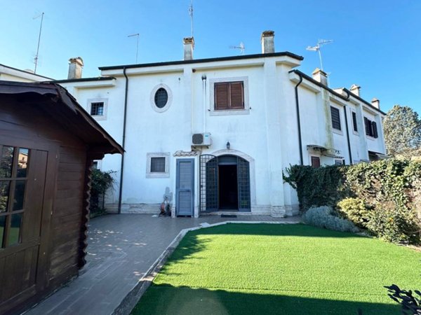 casa indipendente in vendita a Nepi