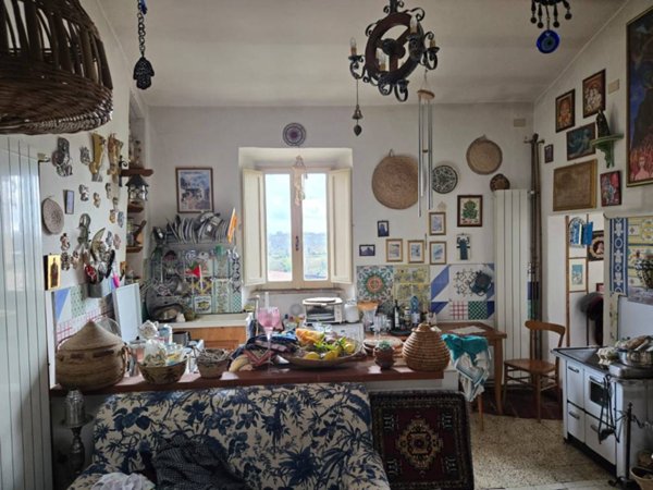 intera palazzina in vendita a Nepi