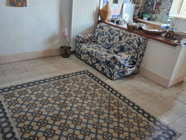 intera palazzina in vendita a Nepi
