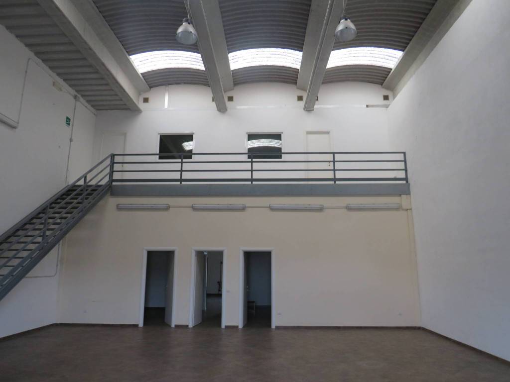 locale commerciale in vendita a Nepi