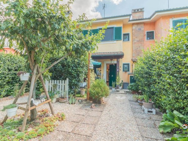 casa indipendente in vendita a Nepi