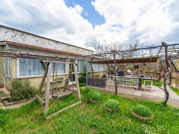 casa indipendente in vendita a Nepi