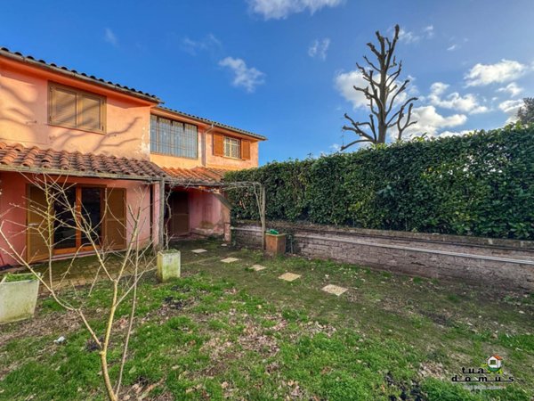 casa indipendente in vendita a Nepi