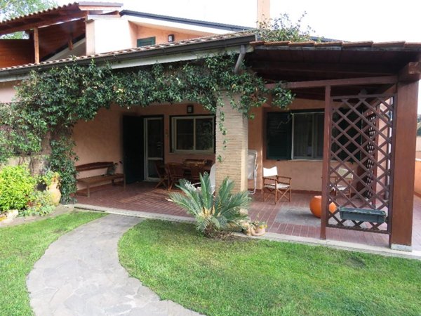 casa indipendente in vendita a Nepi