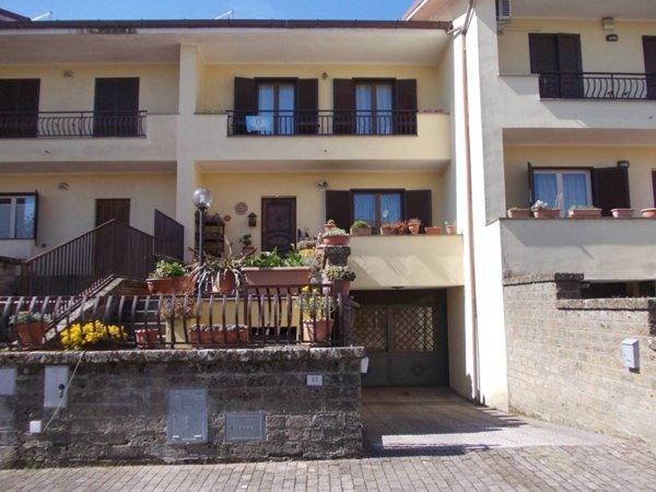 casa indipendente in vendita a Nepi