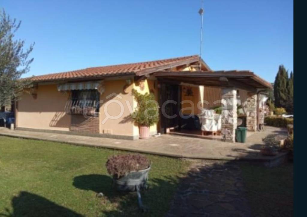casa indipendente in vendita a Nepi