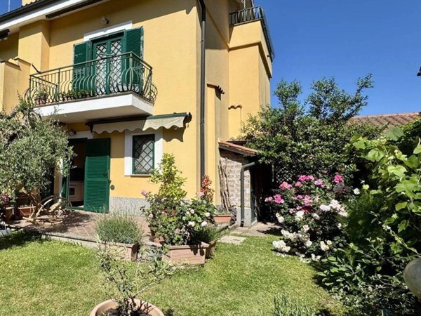 casa indipendente in vendita a Nepi