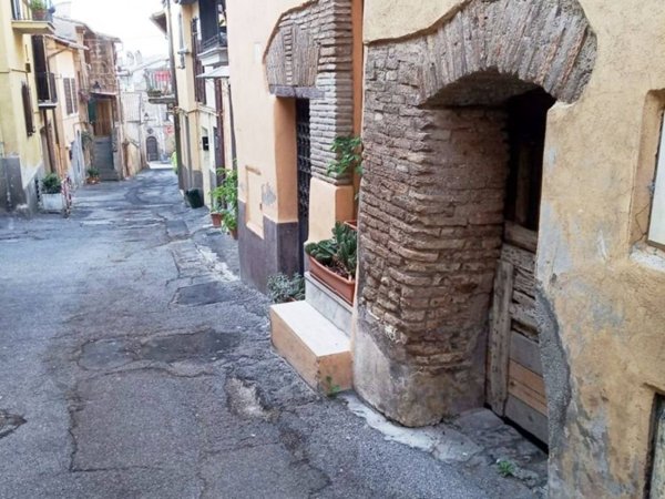locale commerciale in vendita a Nepi