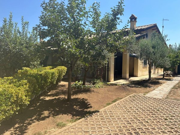 casa indipendente in vendita a Nepi