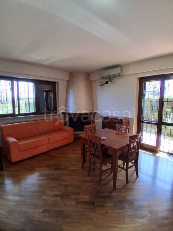 casa indipendente in vendita a Nepi