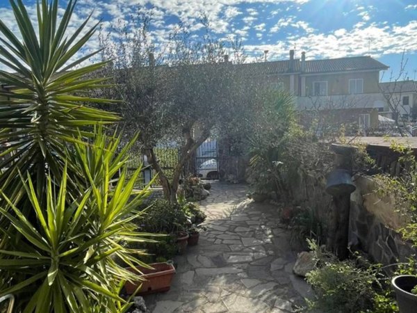 casa indipendente in vendita a Nepi