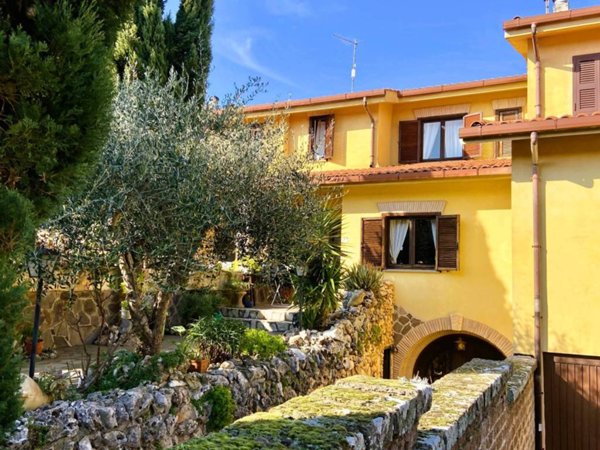 casa indipendente in vendita a Nepi