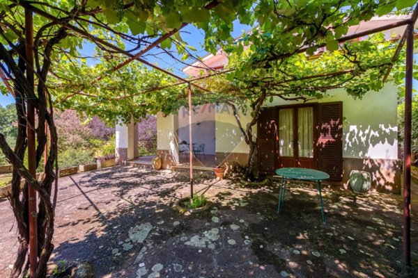 casa indipendente in vendita a Nepi