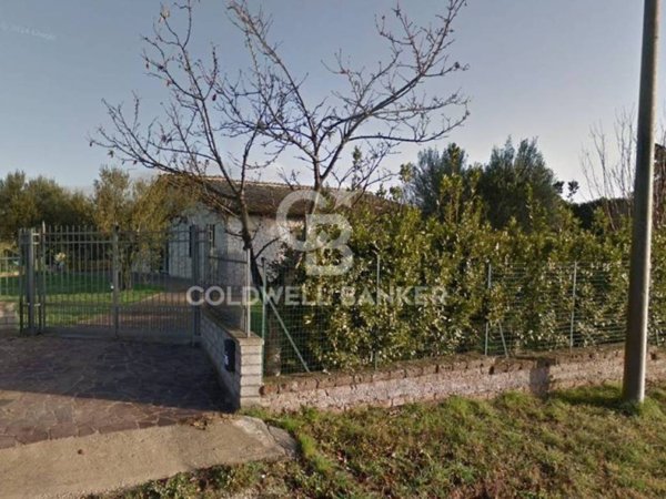 casa indipendente in vendita a Nepi