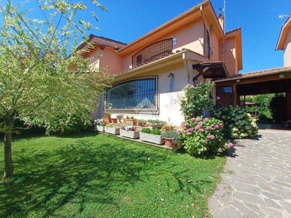 quadrivano in vendita a Nepi