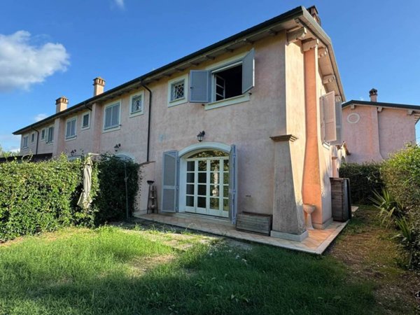 casa indipendente in vendita a Nepi