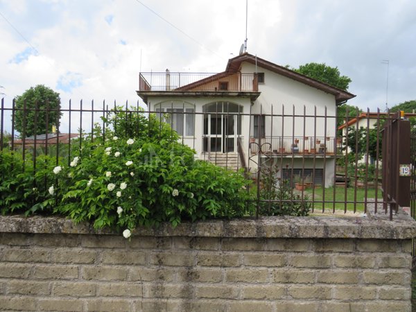 casa indipendente in vendita a Nepi