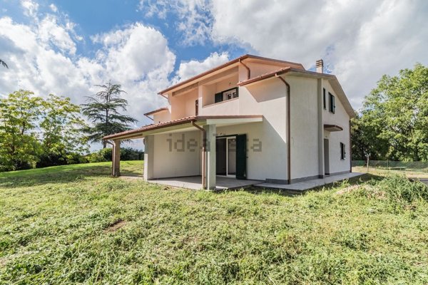 casa indipendente in vendita a Nepi