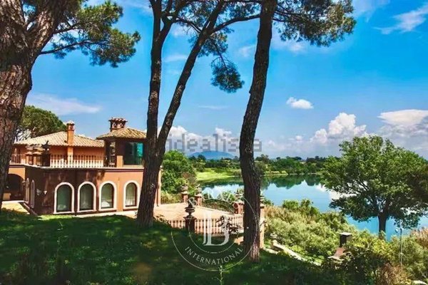 casa indipendente in vendita a Nepi