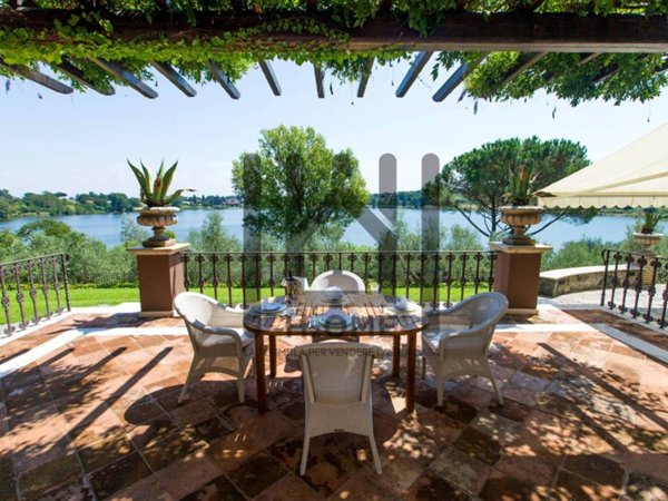 casa indipendente in vendita a Nepi