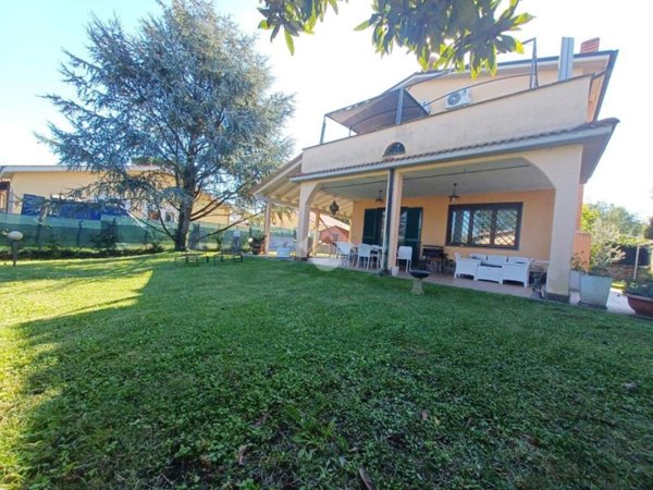 casa indipendente in vendita a Nepi