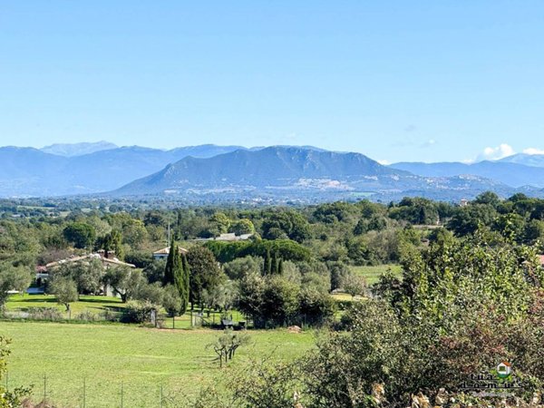 casa indipendente in vendita a Nepi