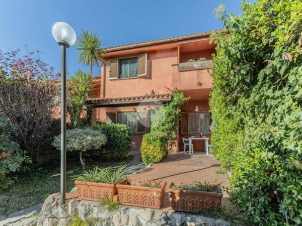 casa indipendente in vendita a Nepi