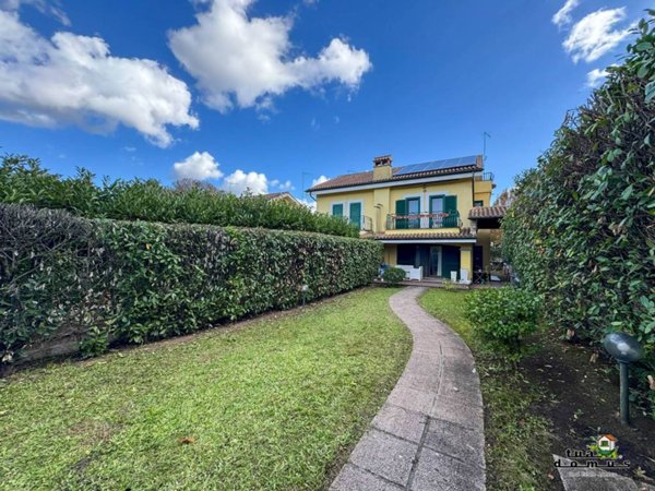 casa indipendente in vendita a Nepi