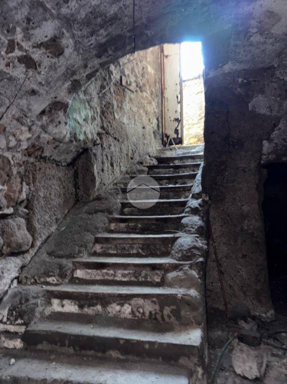 locale di sgombero in vendita a Nepi
