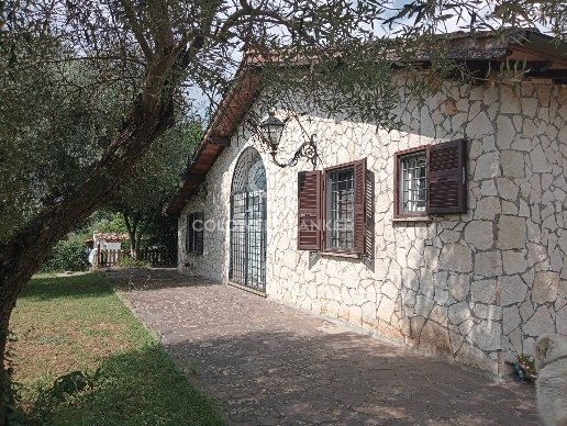 casa indipendente in vendita a Nepi