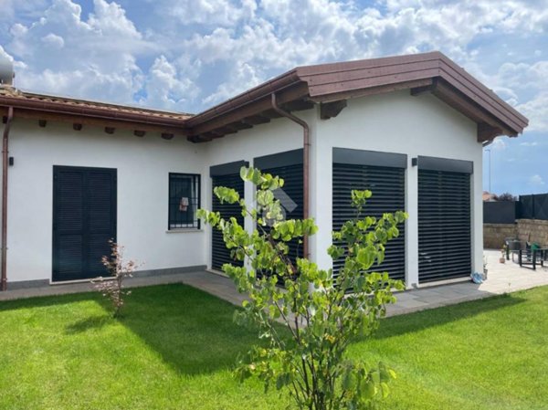 casa indipendente in vendita a Nepi