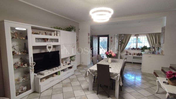 villa in vendita a Nepi