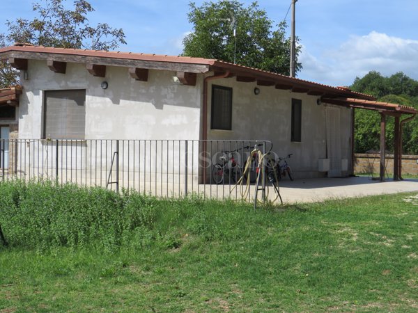 casa indipendente in vendita a Nepi
