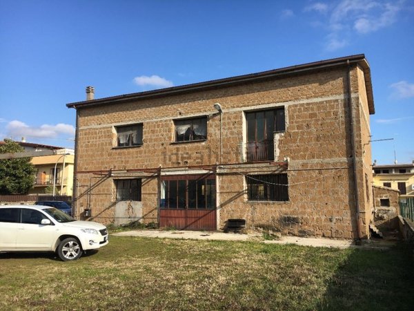 intera palazzina in vendita a Nepi