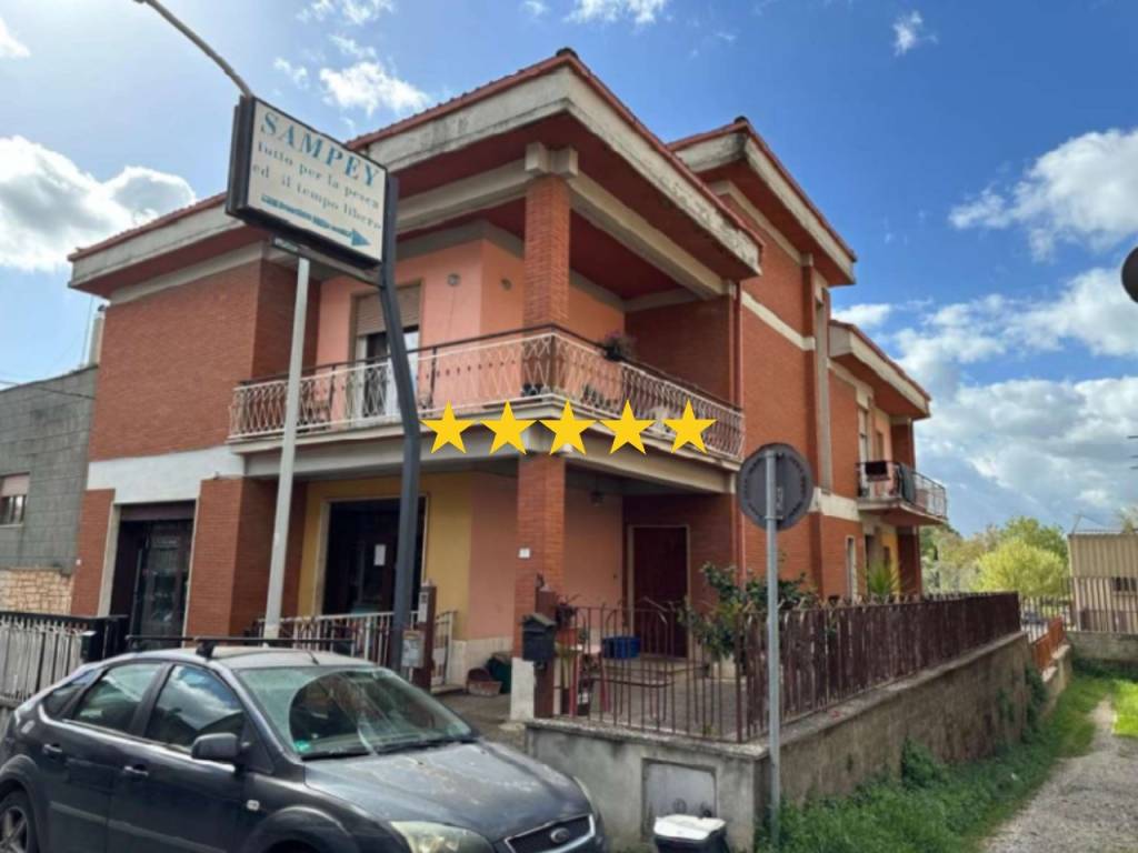 casa indipendente in vendita a Nepi