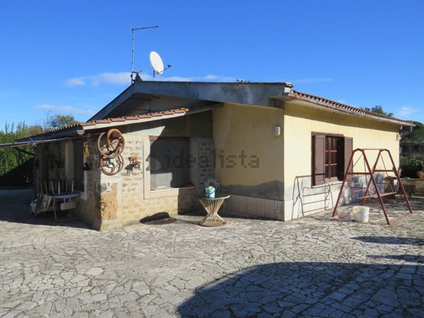 casa indipendente in vendita a Nepi