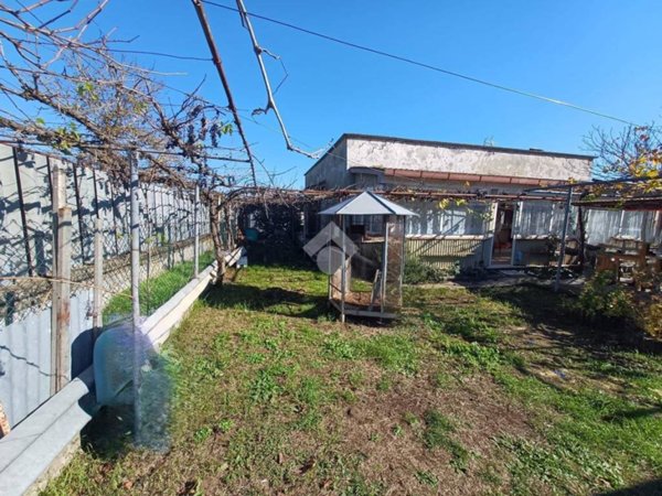 casa indipendente in vendita a Nepi