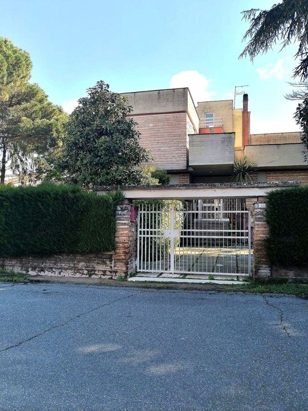 casa indipendente in vendita a Nepi