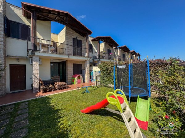 casa indipendente in vendita a Nepi