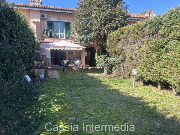 casa indipendente in vendita a Nepi