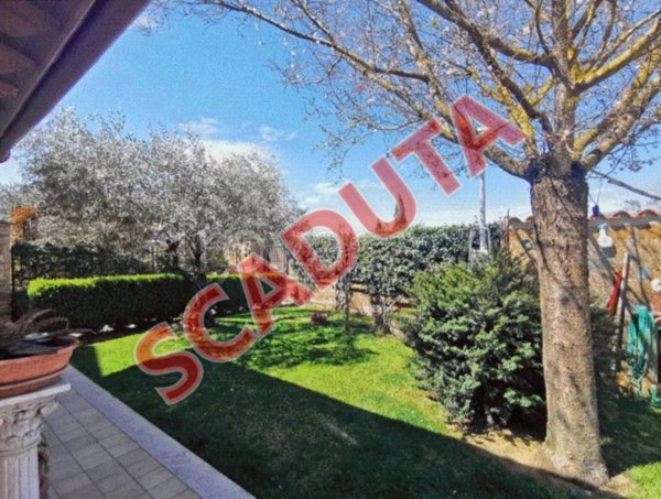 casa indipendente in vendita a Nepi