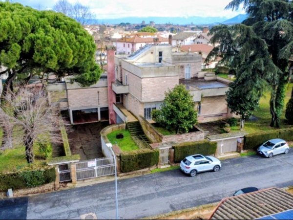 casa indipendente in vendita a Nepi