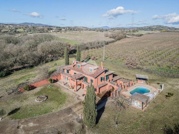 casa indipendente in vendita a Nepi