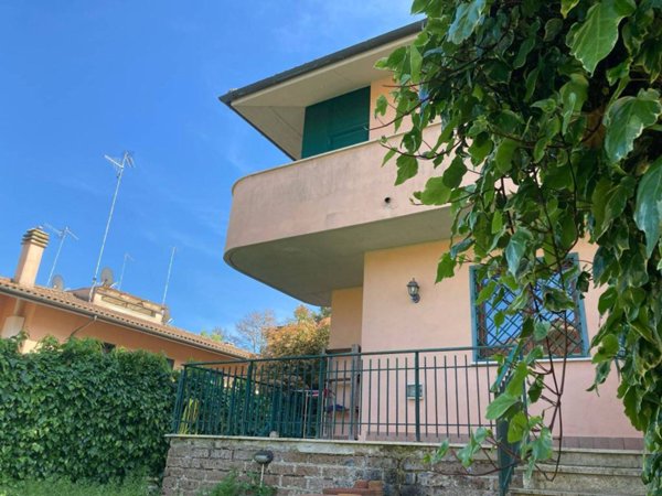 casa indipendente in vendita a Nepi