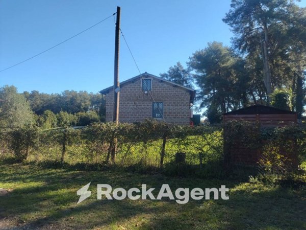 casa indipendente in vendita a Nepi